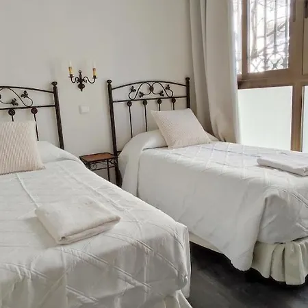 Casa Consell Bailen, Πανσιόν *